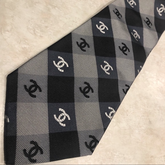 CHANEL Other - CHANEL Men’s Tie CC logo grey black authentic